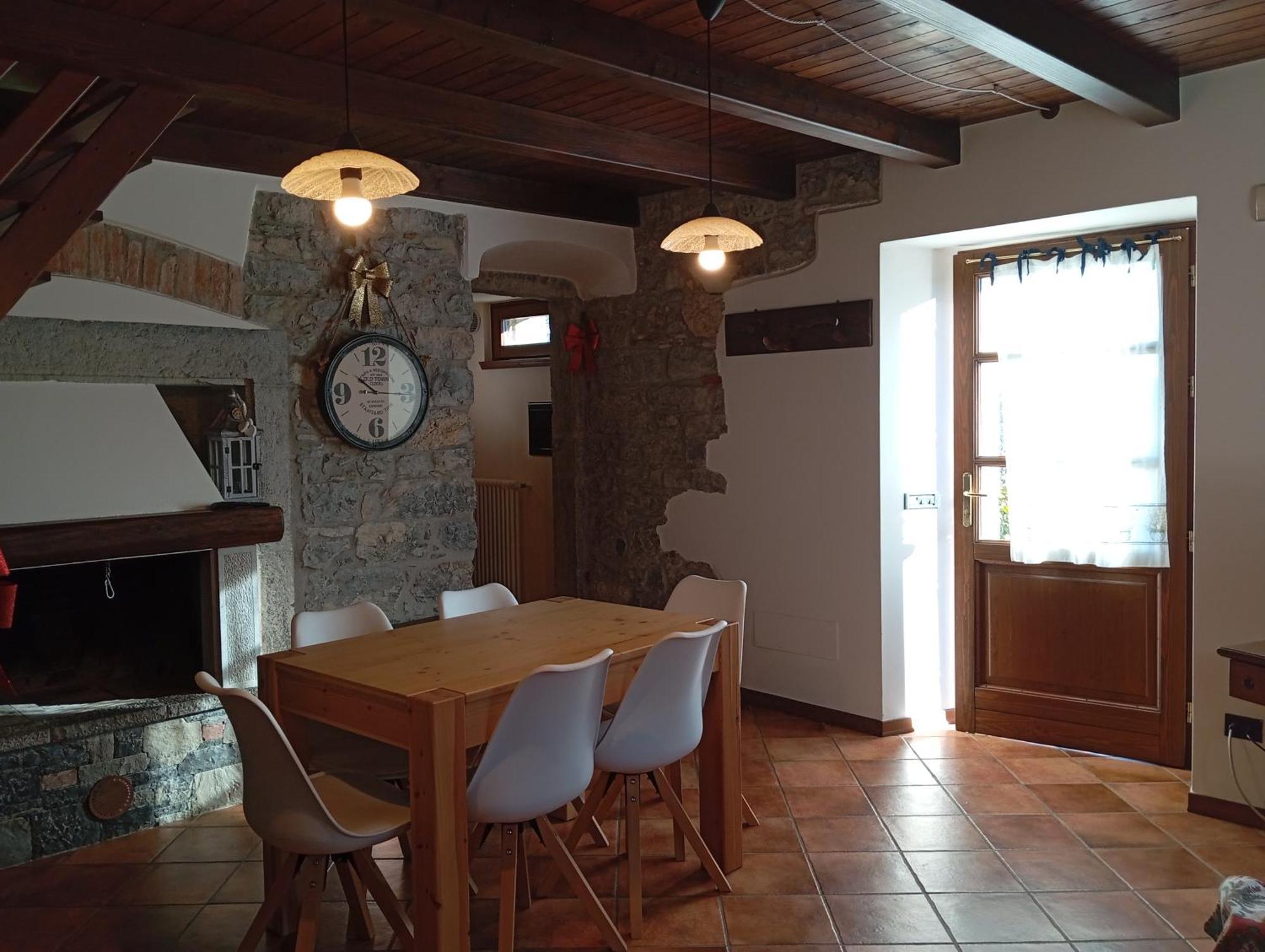 Ca' Baetti L'Antico Borgo Bed & Breakfast Roncola Ngoại thất bức ảnh