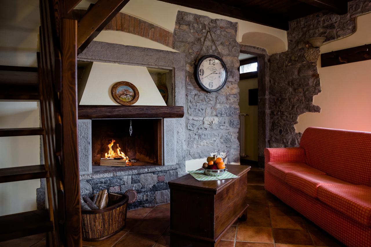 Ca' Baetti L'Antico Borgo Bed & Breakfast Roncola Ngoại thất bức ảnh