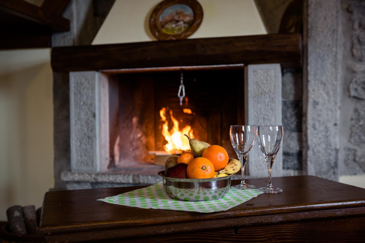 Ca' Baetti L'Antico Borgo Bed & Breakfast Roncola Ngoại thất bức ảnh